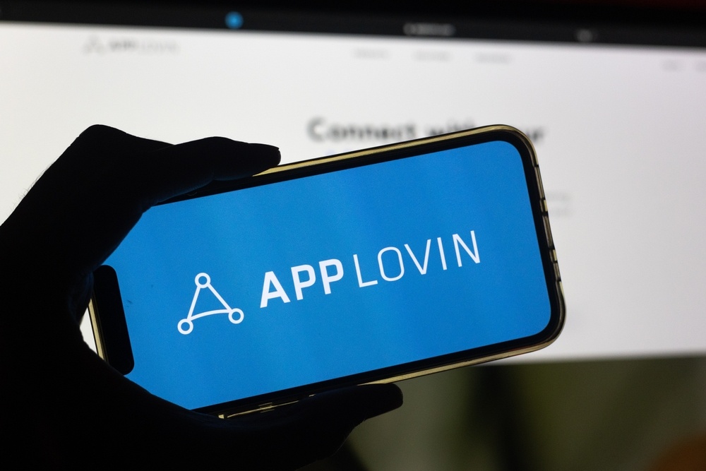 【美股新聞】AppLovin 暴跌 20%,被爆偷資料掀 AI 廣告黑幕?