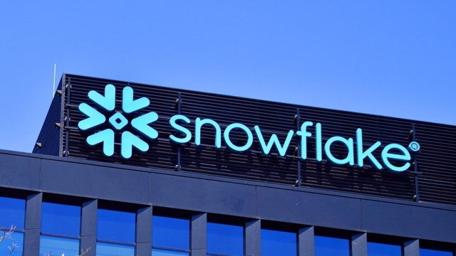 【美股焦點】Snowflake 財報將至,AI 平台能否帶動估值上行?