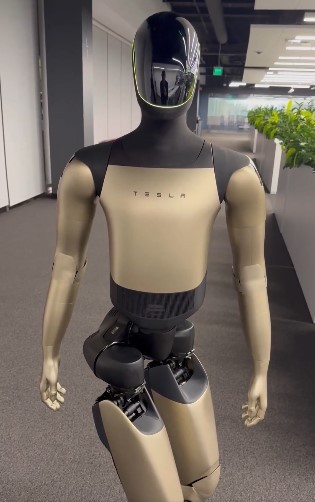 特斯拉新一代人形機器人曝光！宏圖計劃4.0關鍵供應鏈一把抓！