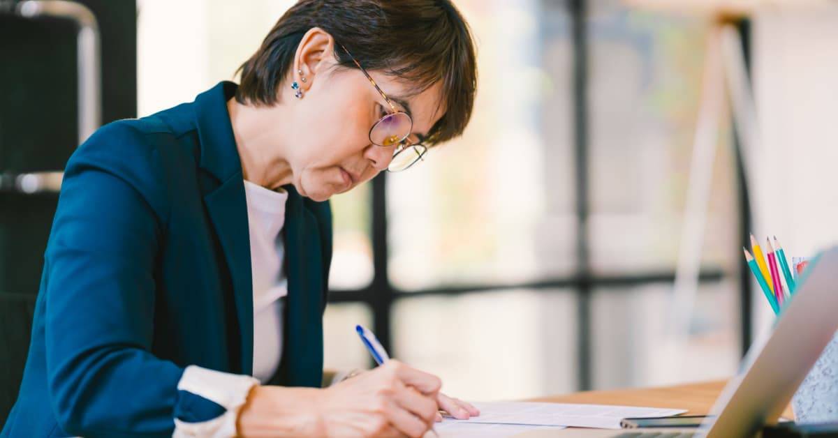 台股創新高，該停利出場？蕭碧燕老師親授 3 策略，定期定額賺更多！