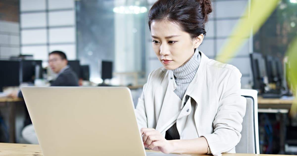 本金沒有 300 萬，別買高股息？詹璇依信仰這資產，4 年翻 3 倍！