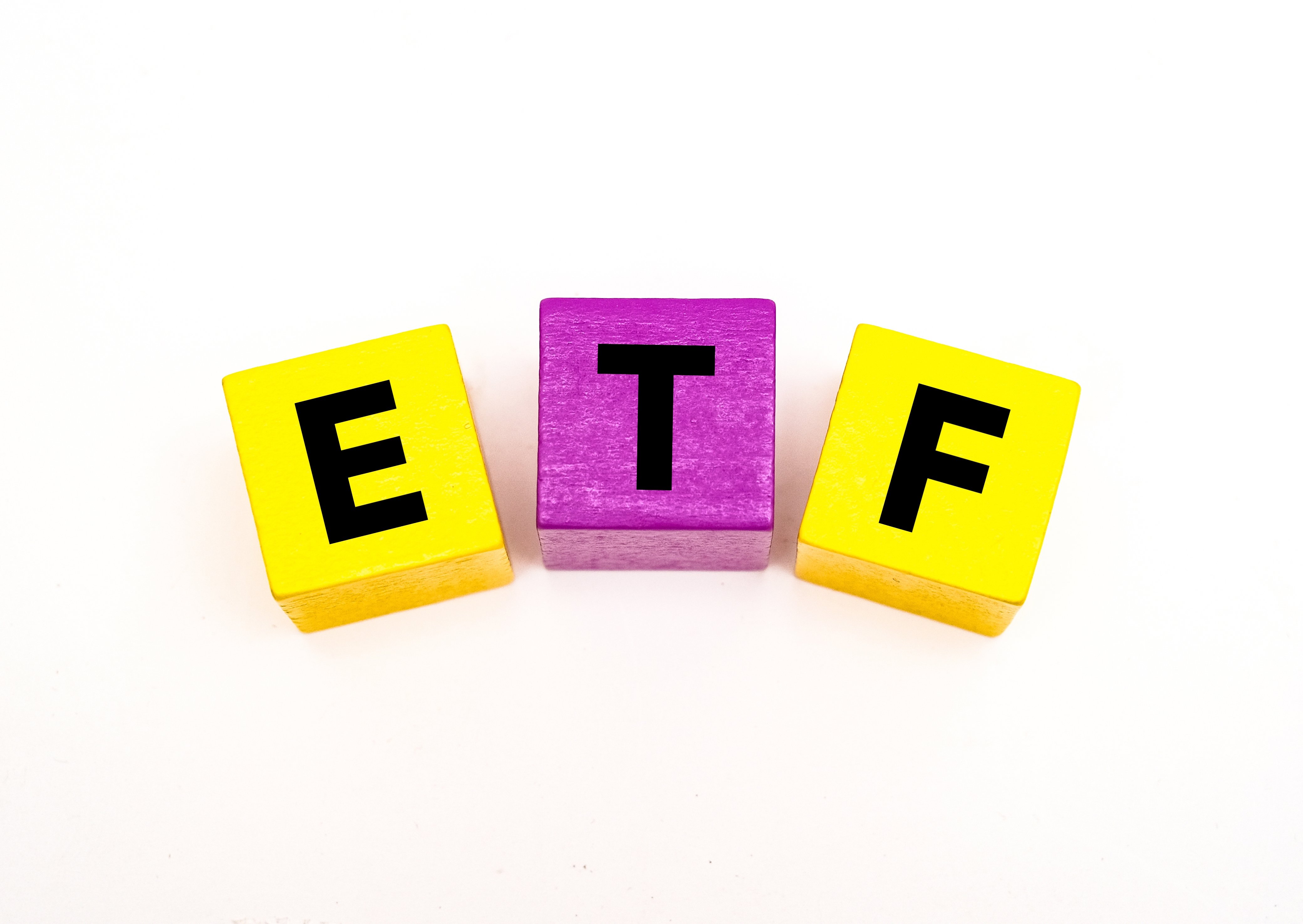 00692 11月配息0.6元！成分股、配息月份一覽-同學會資訊股長| CMoney投資網誌