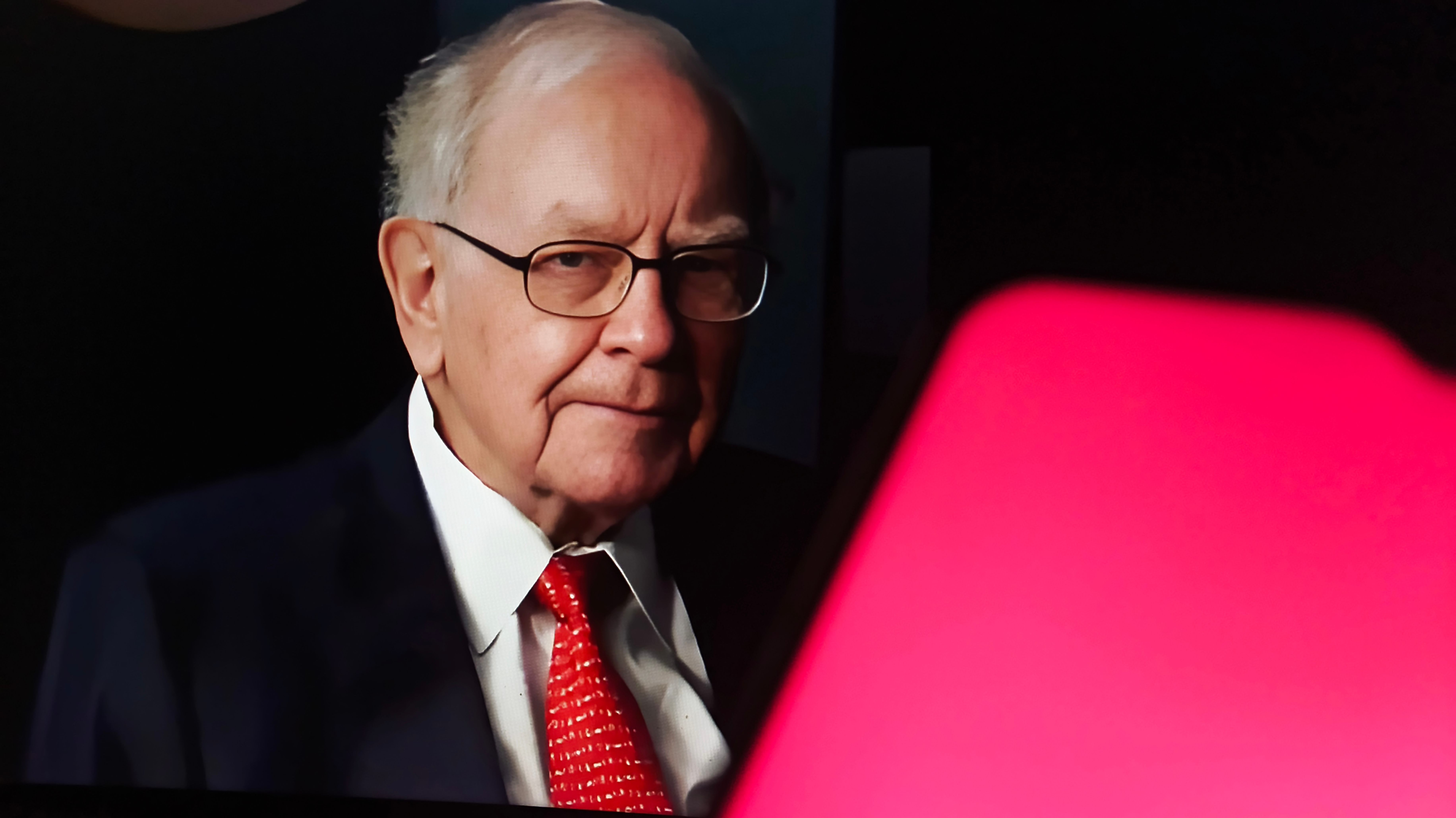 「我走後，90％資產買這支ETF」巴菲特給妻子唯一投資建議　華爾街分析師估：1年後漲幅可達37％