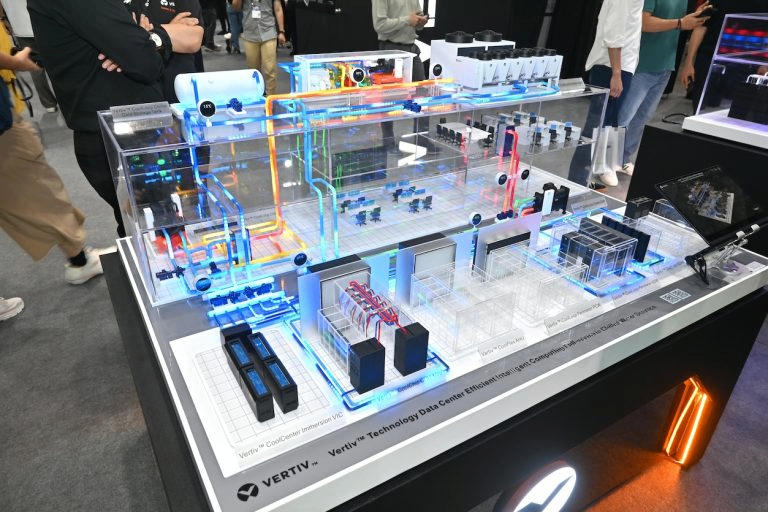 Vertiv Holdings Co (VRT)：市場追GPU，VRT悄悄吃下AI基建紅利