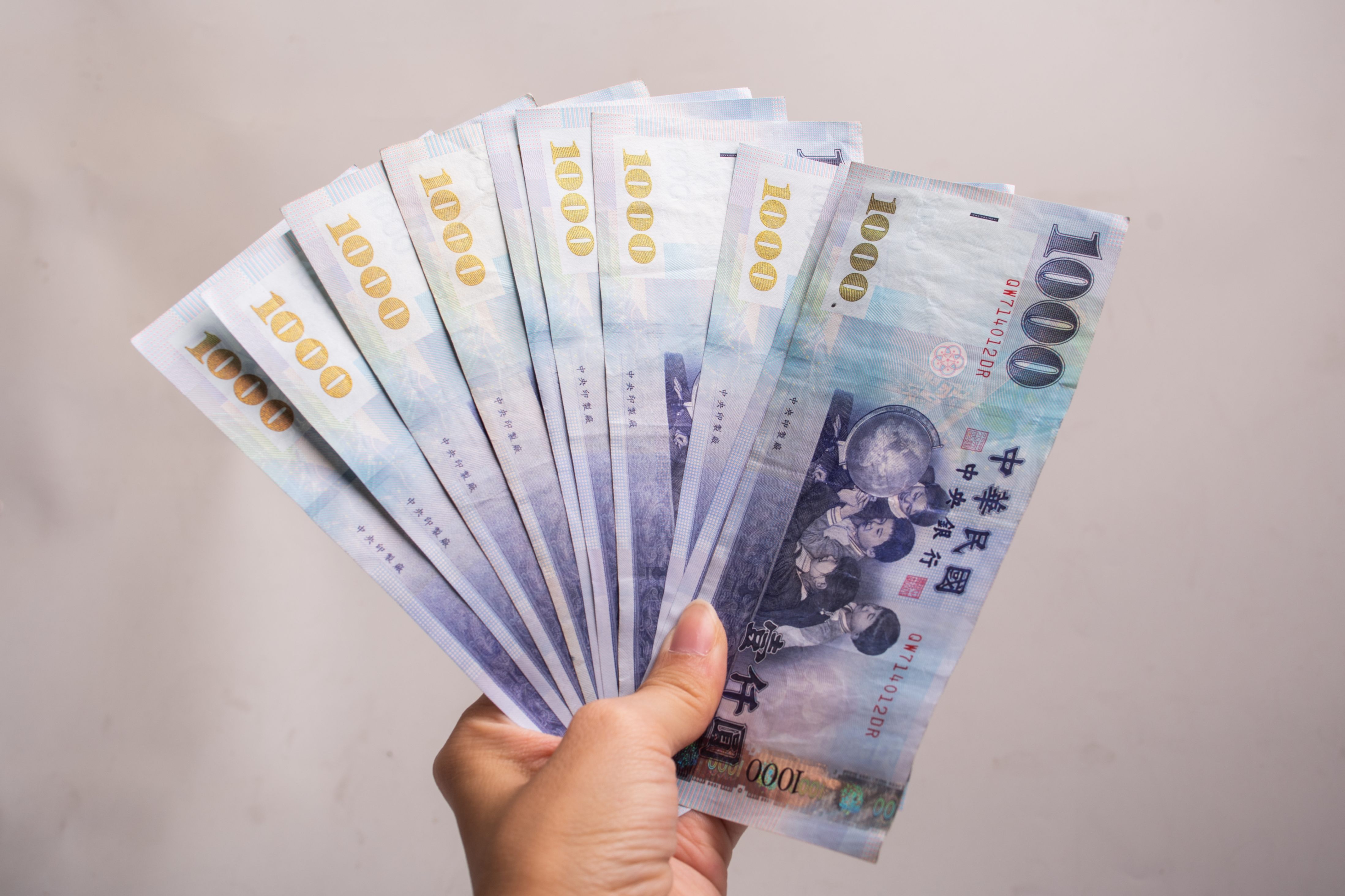 注意！普發現金13歲以上未成年「家長不能代領」　為何是13歲？沒帳戶得自己排隊領？數發部說明原因