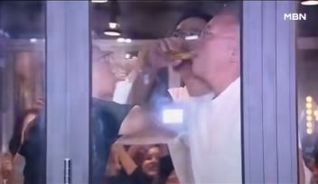 黃仁勳、三星、現代董座「炸雞聚會」掀熱潮　巨頭們雞肉咬幾口...概念股也「炸」了一度噴漲30％