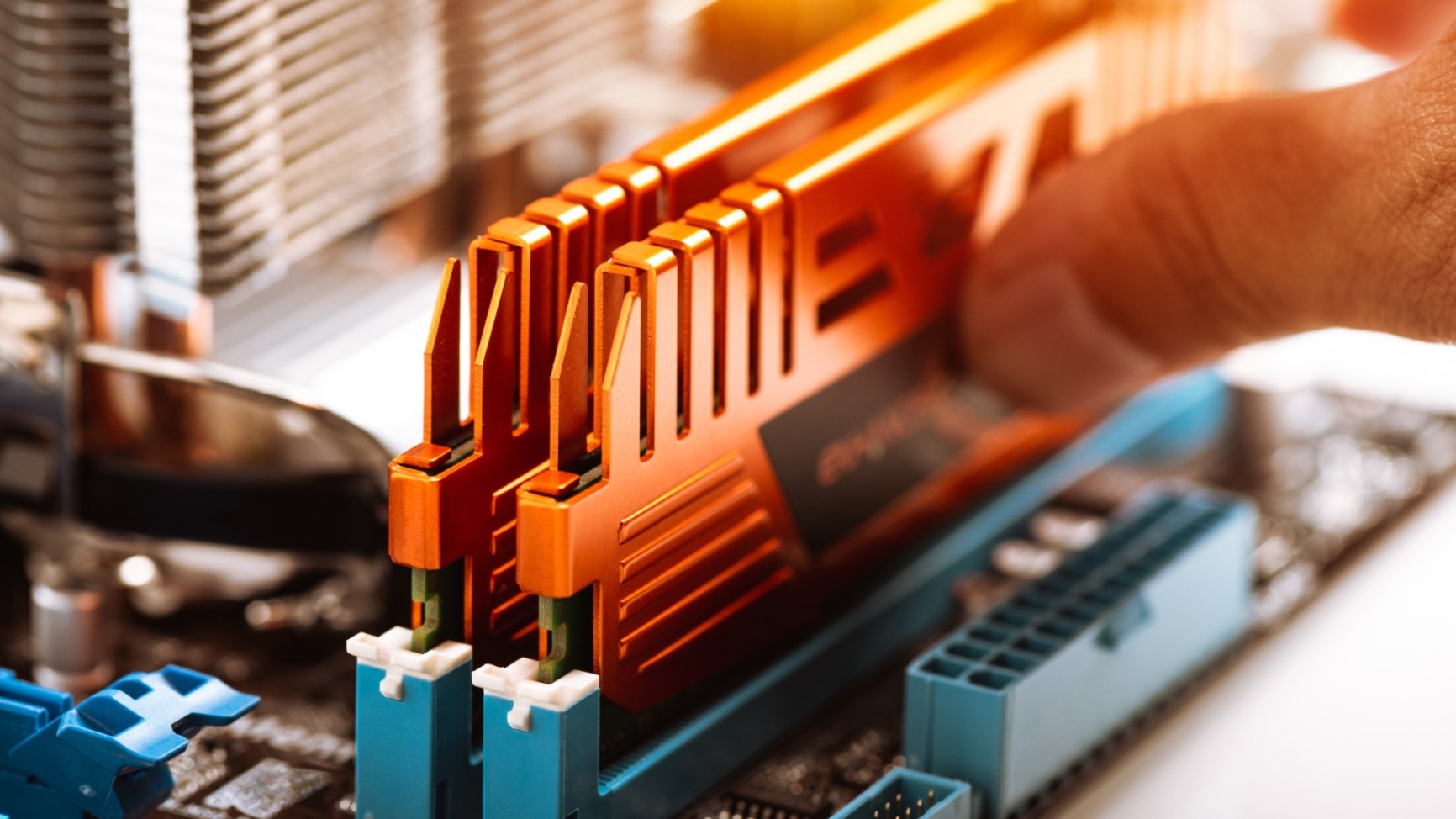 記憶體漲價延續至2026！DDR3、DDR4供給緊縮 這幾家台廠迎利多！