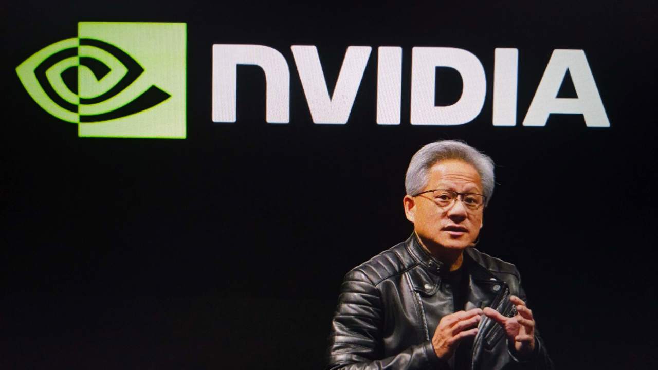 黃仁勳證實探望張忠謀 低調快閃台灣聽聞Google將成勁敵:輝達地位穩固但「每天必須非常努力」