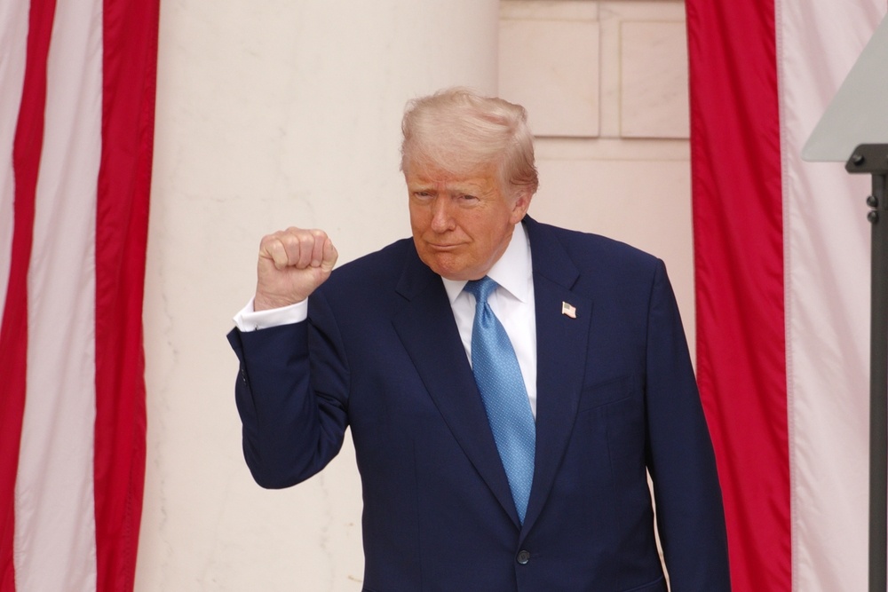 9.5萬獎金＋免費機票「請你離開美國」　川普政府離境獎金三級跳！利誘非法移民走人：為納稅人省錢