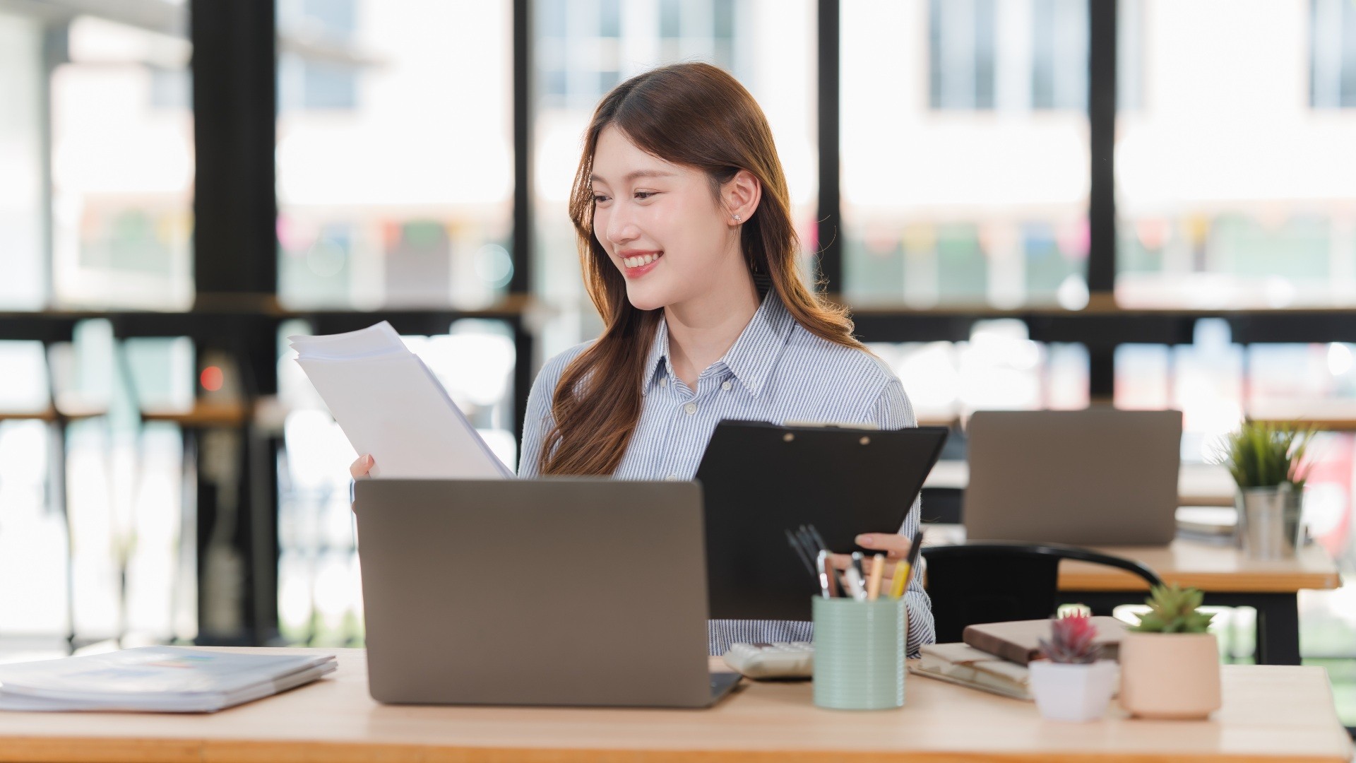 只靠正職薪水怎麼活?Z世代的多重收入思維 用斜槓打造自由人生!