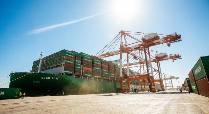 【即時新聞】長榮受惠歐洲航線期貨大漲8.9％，今日盤中股價站上254元！