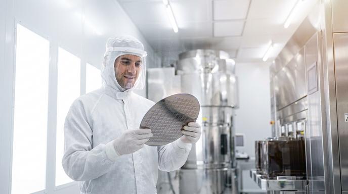 【即時新聞】AI戰略基建!美光(MU)暴漲逾4%,這3檔航運股齊創新高迎旺季