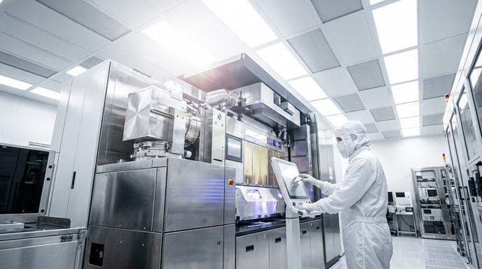 【即時新聞】艾司摩爾(ASML)獲台積電等3大巨頭卡位最新EUV，AI產能迎爆發！