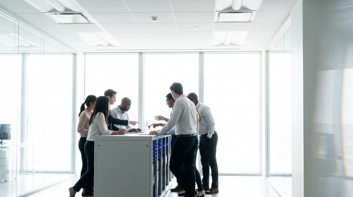 【即時新聞】賽富時(CRM)發布AIForce顛覆SaaS,華爾街狂讚零資料保留優勢!