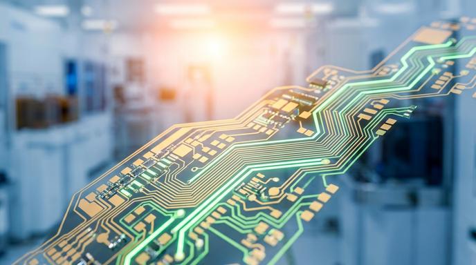 AI伺服器PCB供應鏈產能擴充與資金流向示意圖