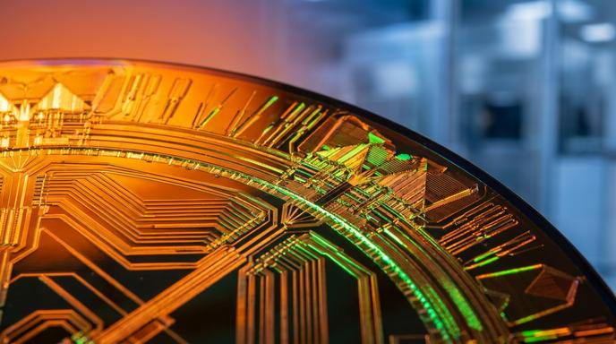 AI伺服器帶動PCB印刷電路板供應鏈營收成長示意圖