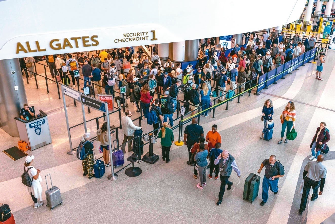 美聯邦政府關門近尾聲，川普籲航管人員現在就回去上班。可以買...｜CMoney 股市爆料同學會